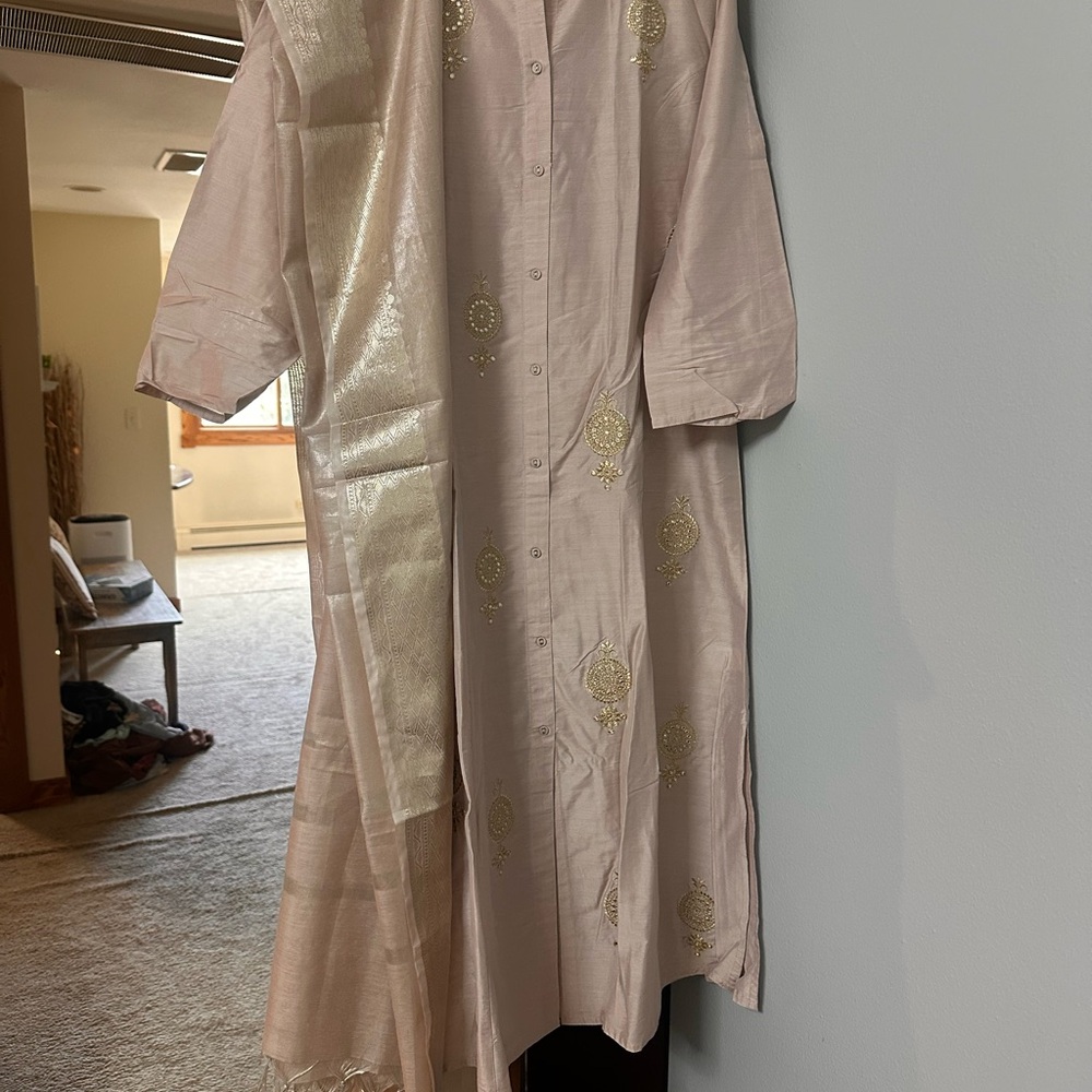 Vark 3 piece suit with palazzo and beautiful chanderi dupatta - Picture 2 of 4